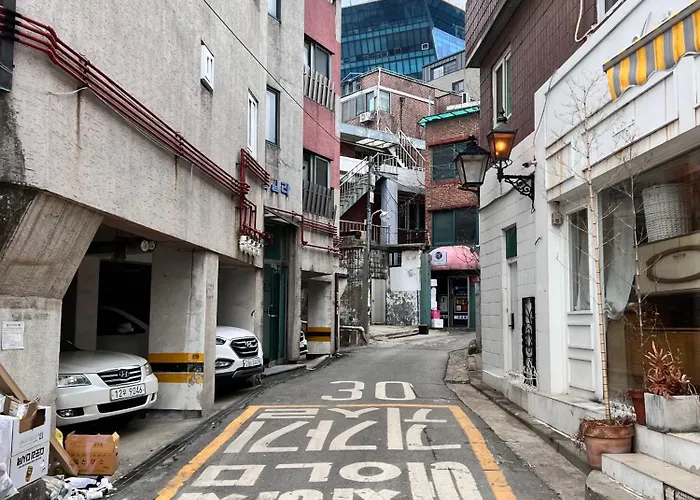 Itaewon Cozy , For Non-korean Nationals Only * 首爾